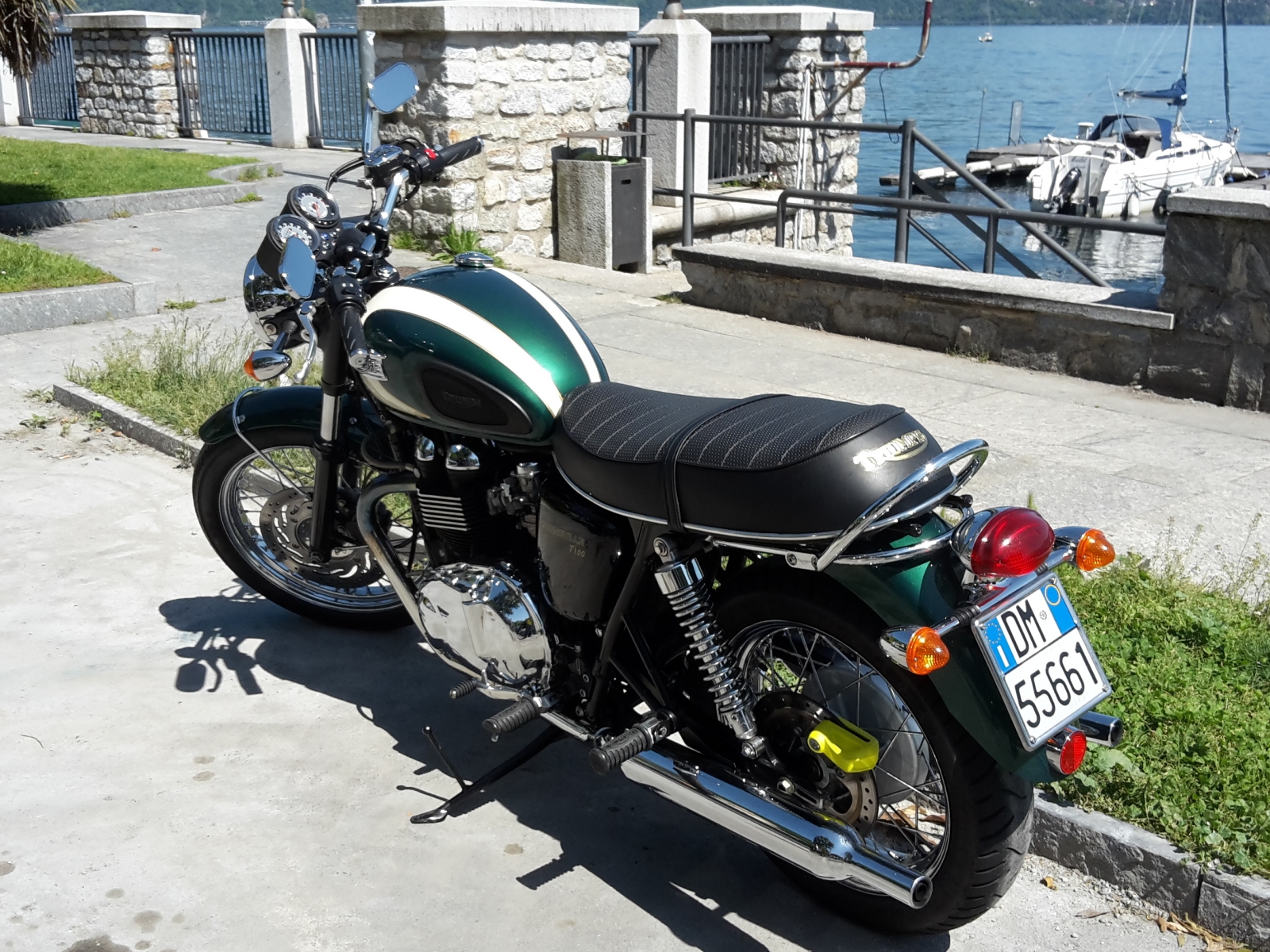 Triumph Bonneville T100