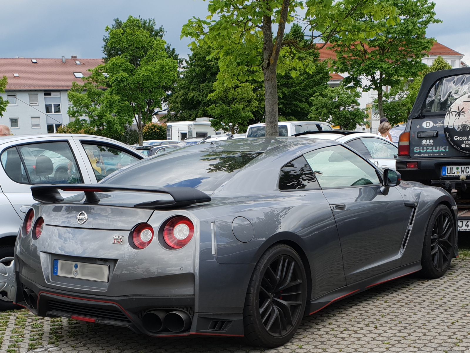 Nissan GT-R