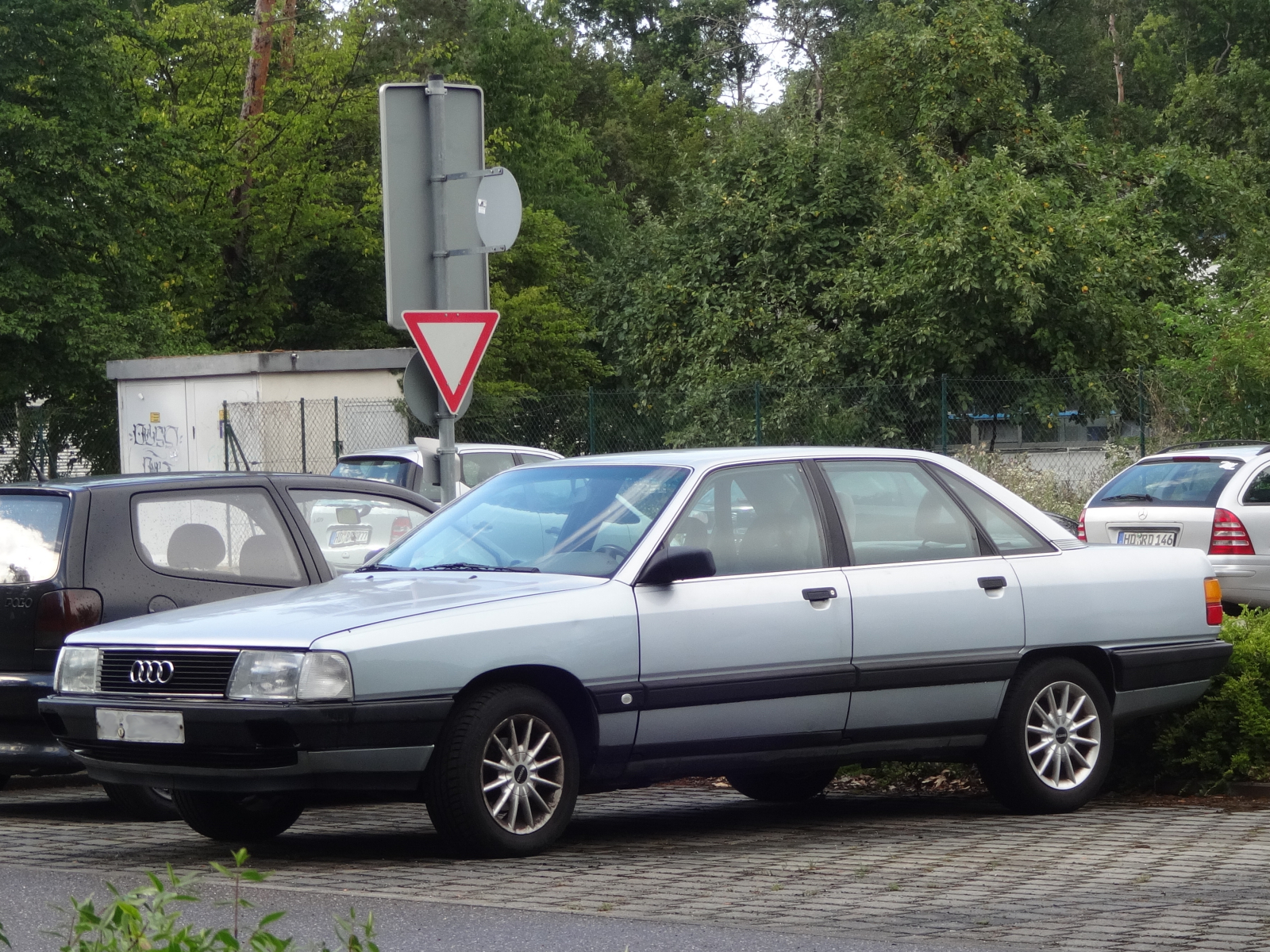 Audi 100 C3