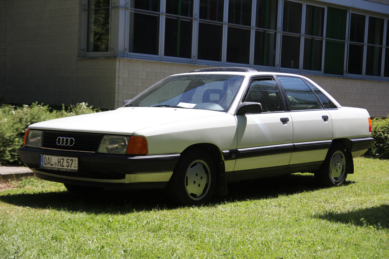 Audi 100 C3