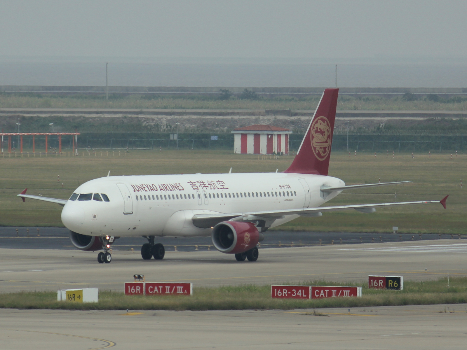 Airbus A 320 von Juneyao Airlines