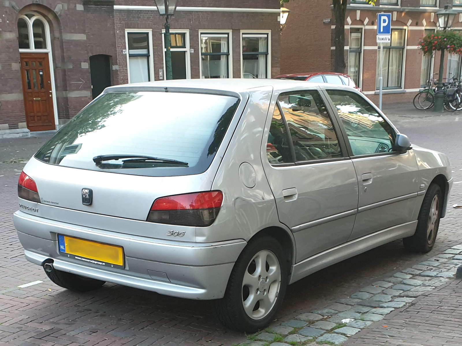 Peugeot 306