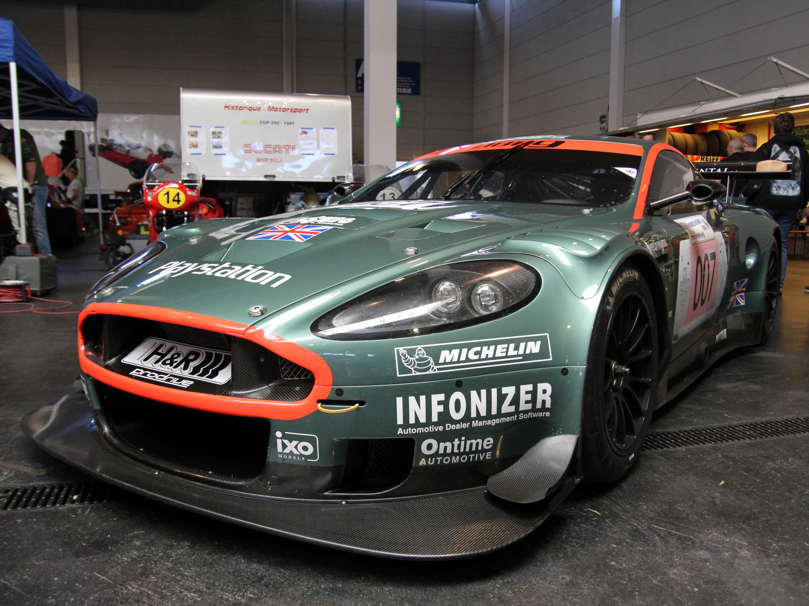 Aston Martin DBR9