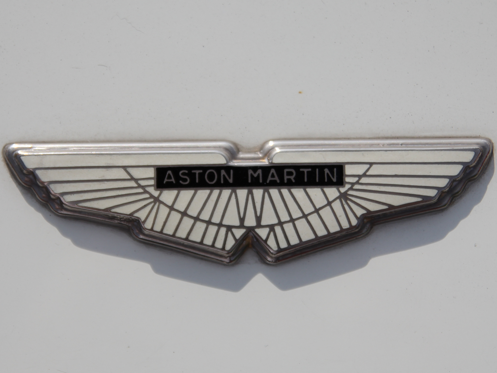 Aston Martin V8 Detail