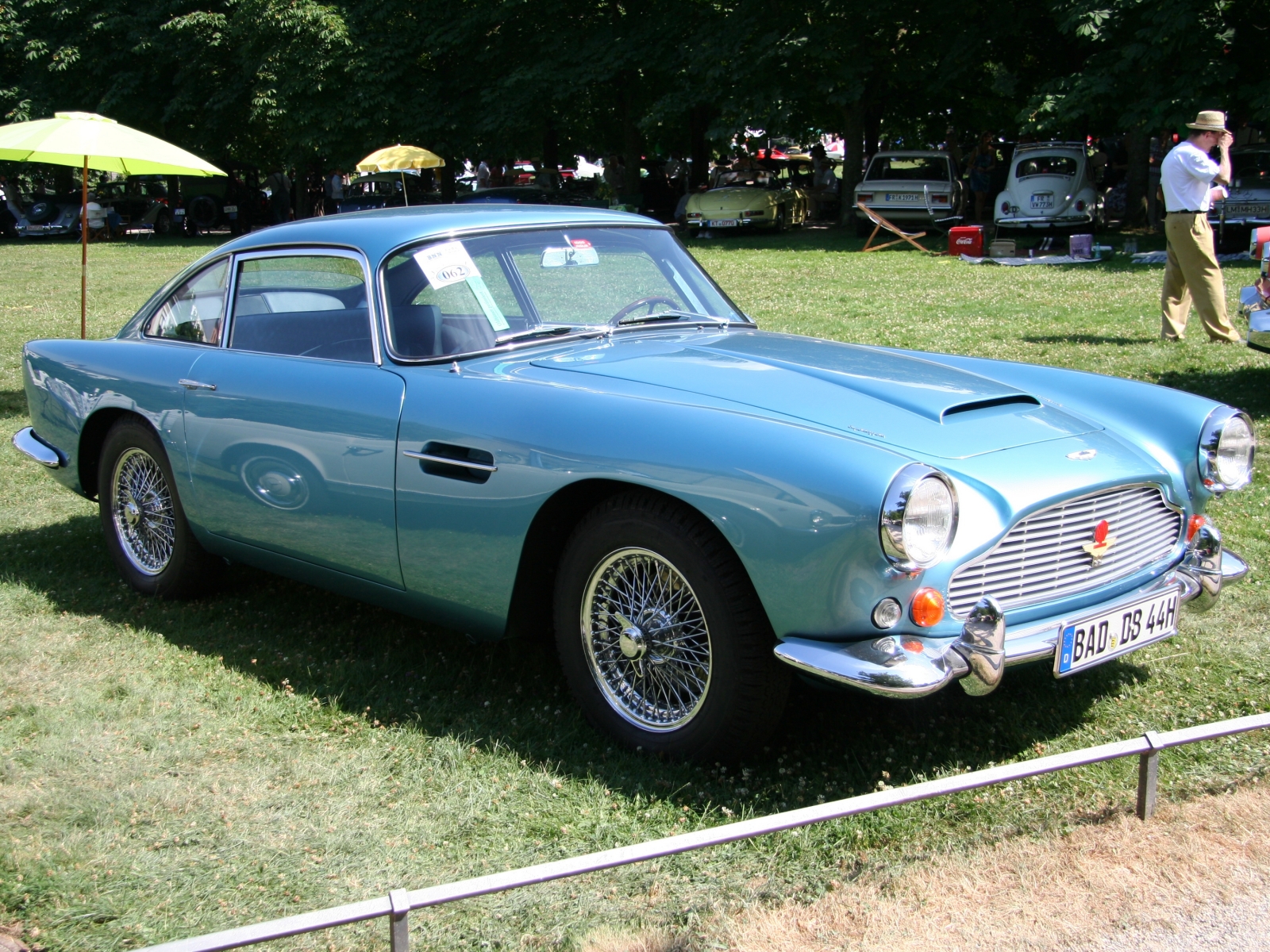 Aston Martin DB4