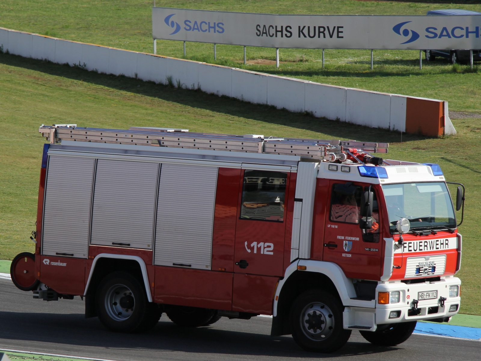 MAN 14.224 Feuerwehr mit Aufbau von Rosenbauer