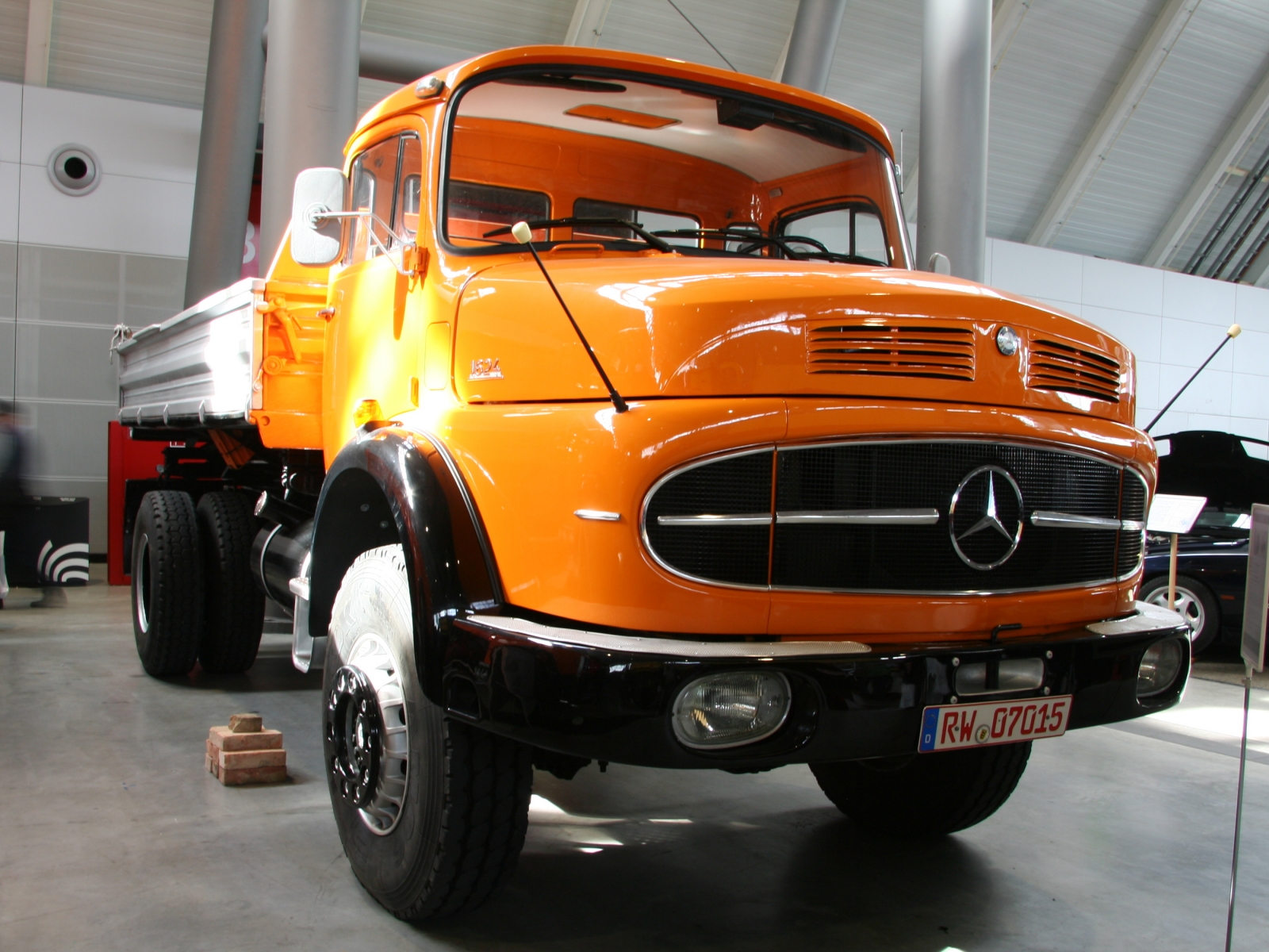 Mercedes Benz 1624