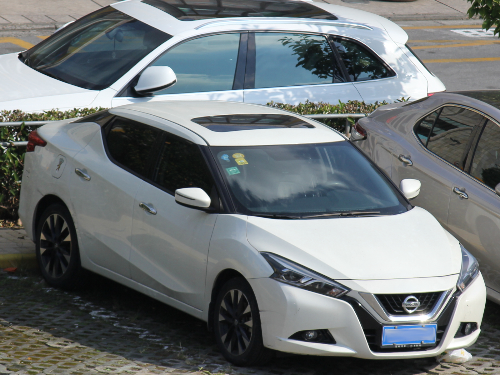 Nissan Lannia