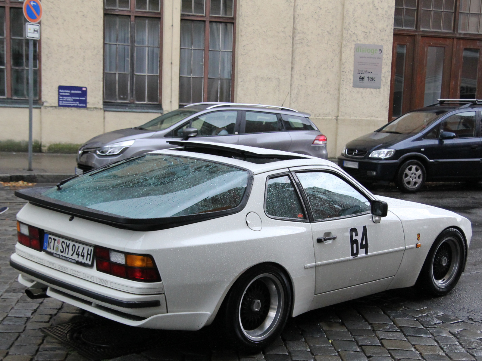 Porsche 944