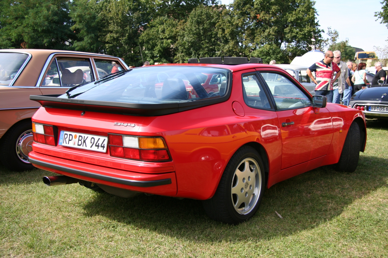 Porsche 944