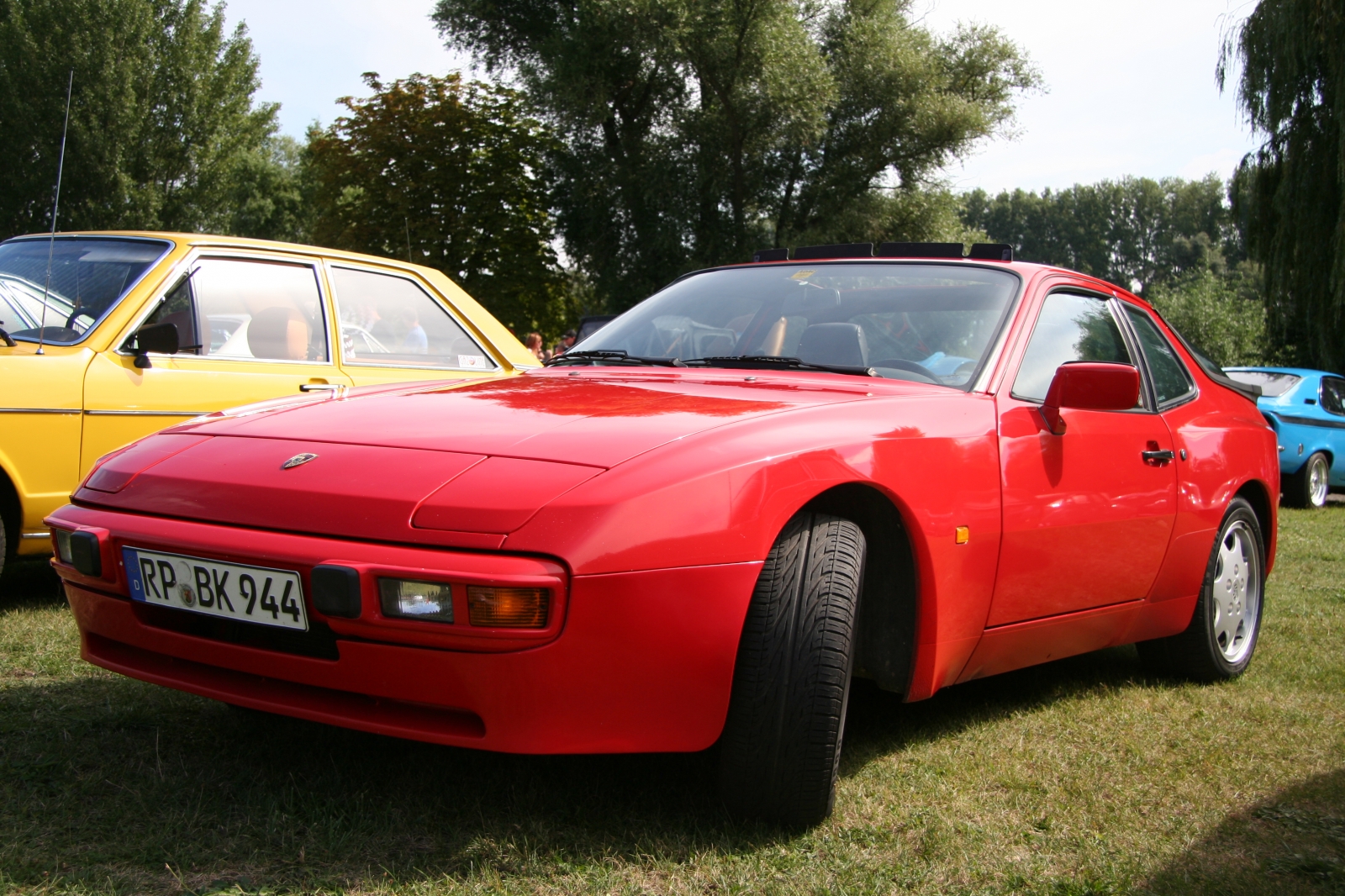 Porsche 944