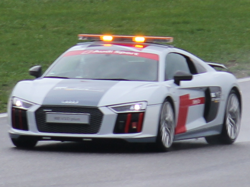 Audi R8 V10 plus safety car