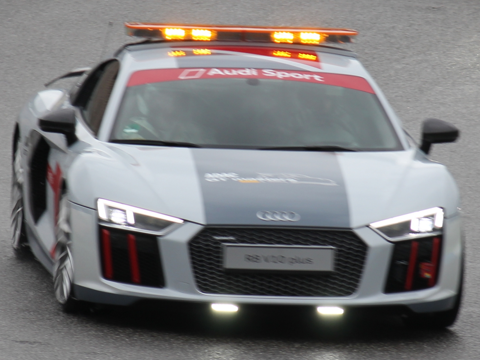 Audi R8 V10 plus safety car