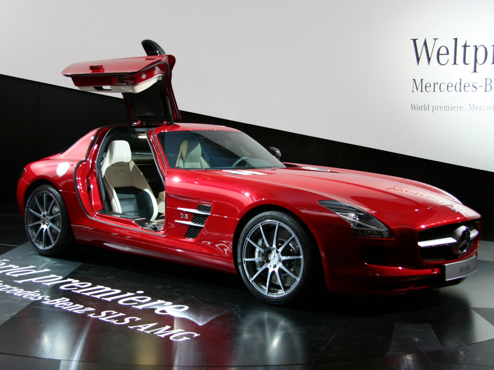 Mercedes Benz SLS AMG