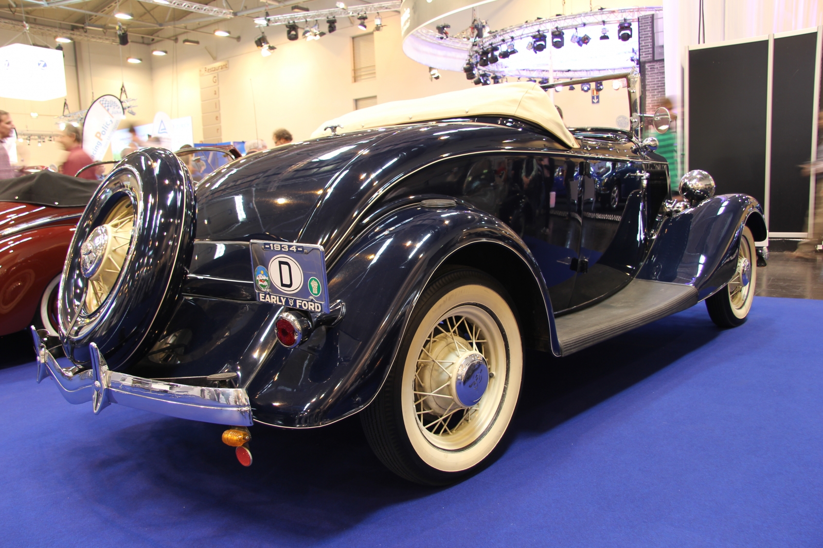 Ford V8 Roadster de Luxe