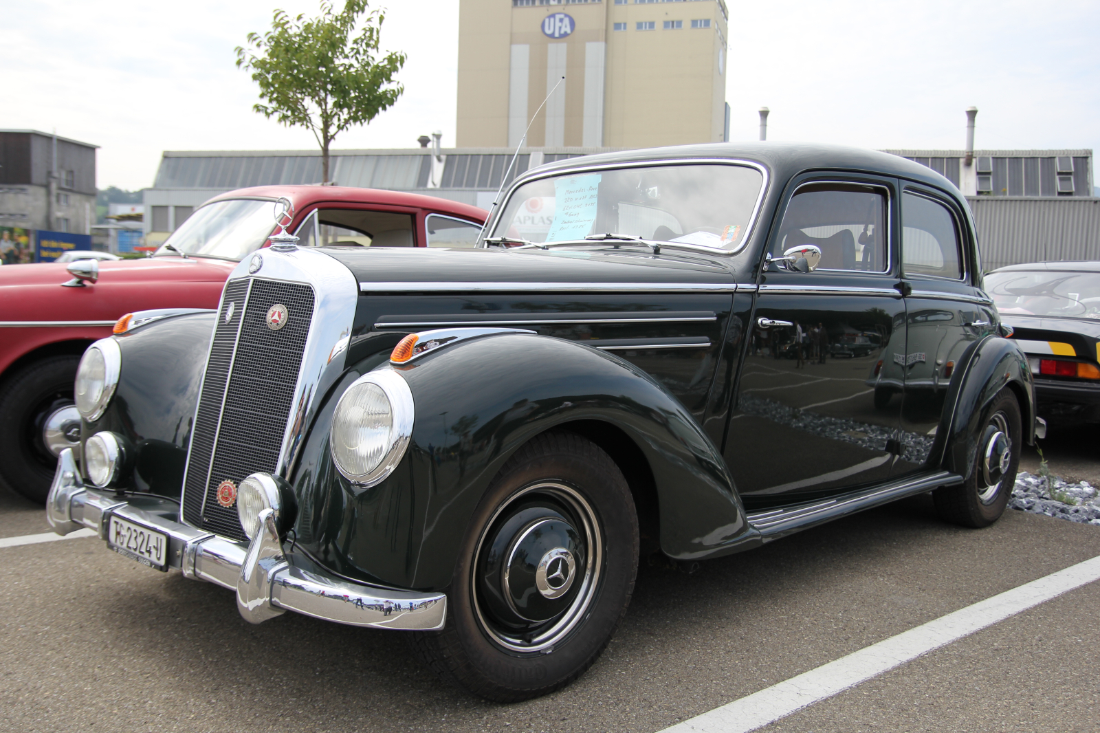 Mercedes Benz 220 W 187