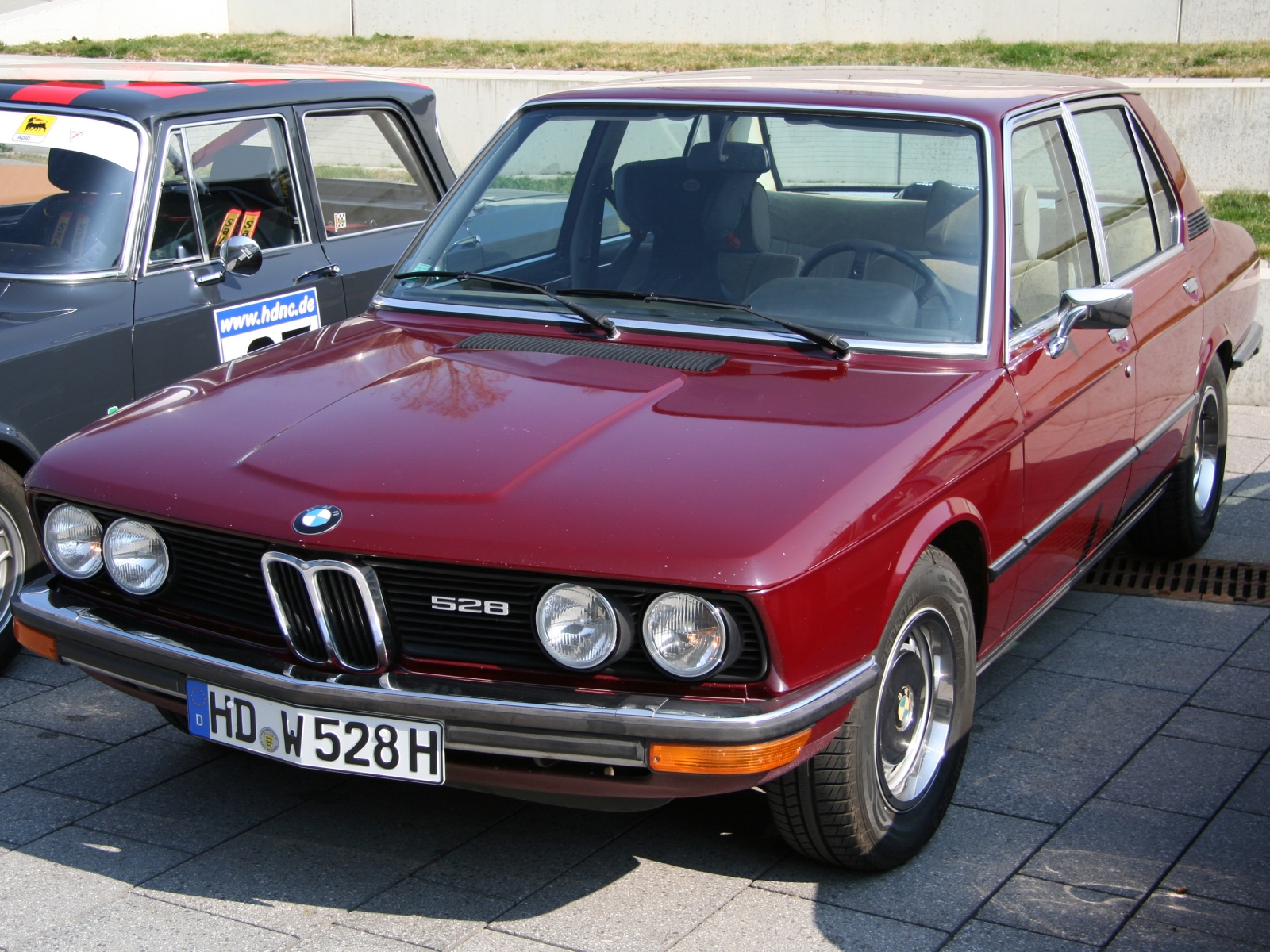 BMW 528 E12