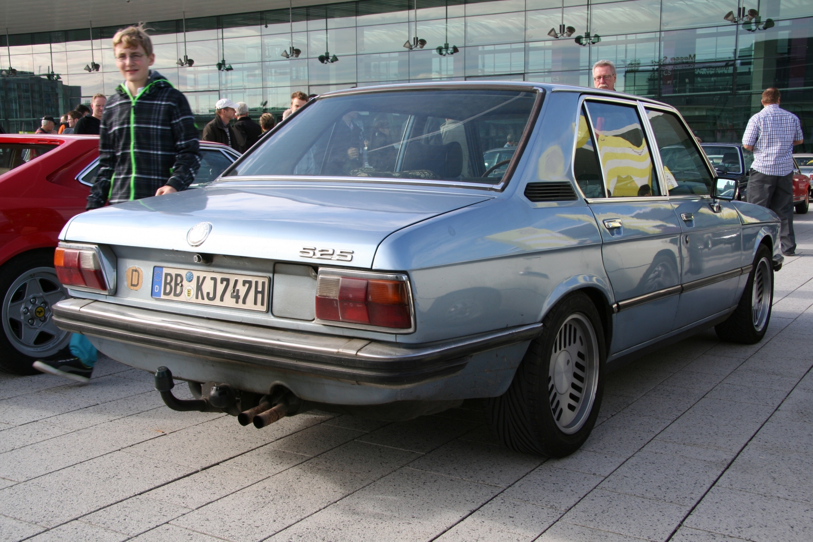 BMW 525 E12