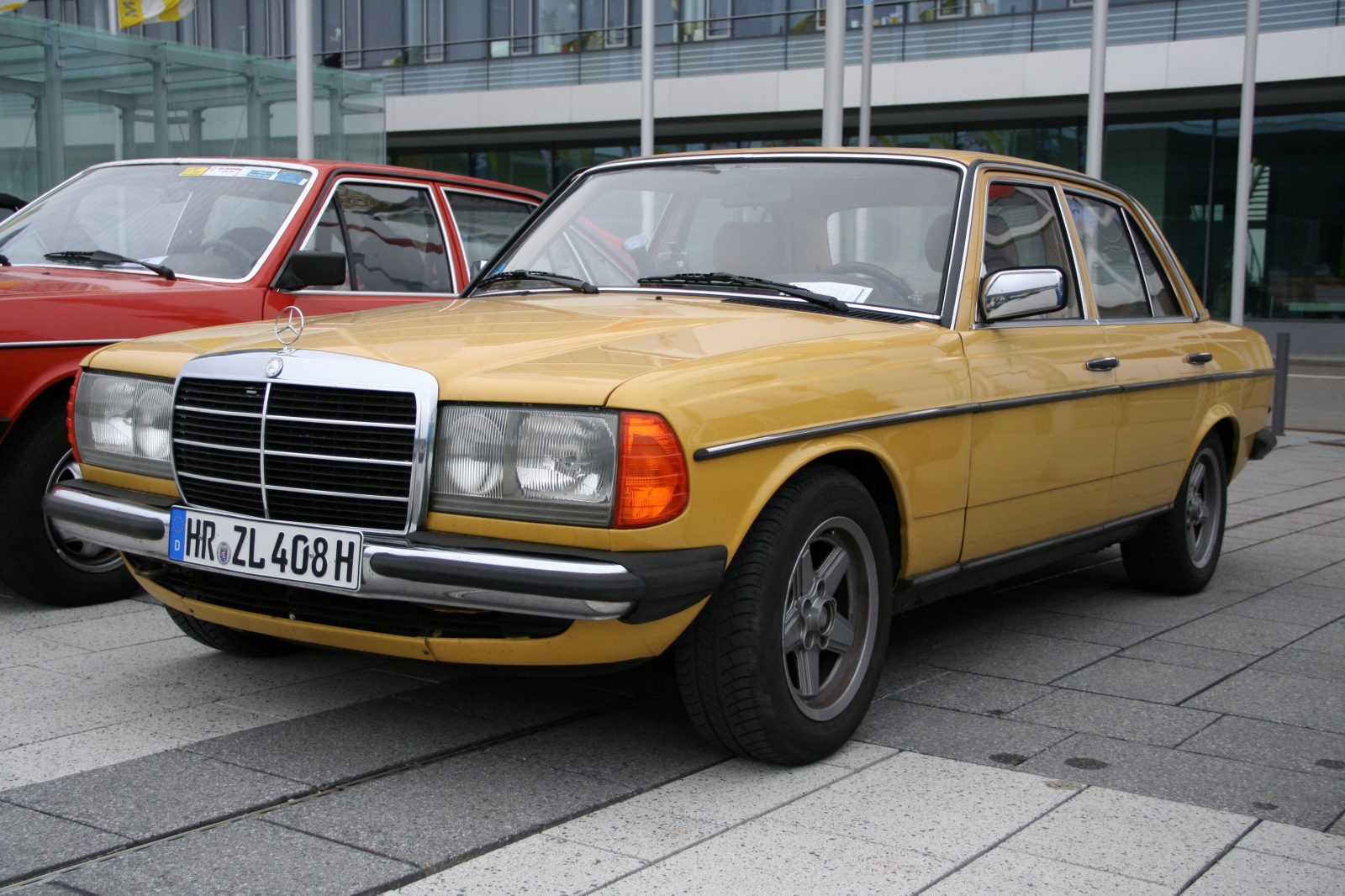 Mercedes Benz 250 W 123