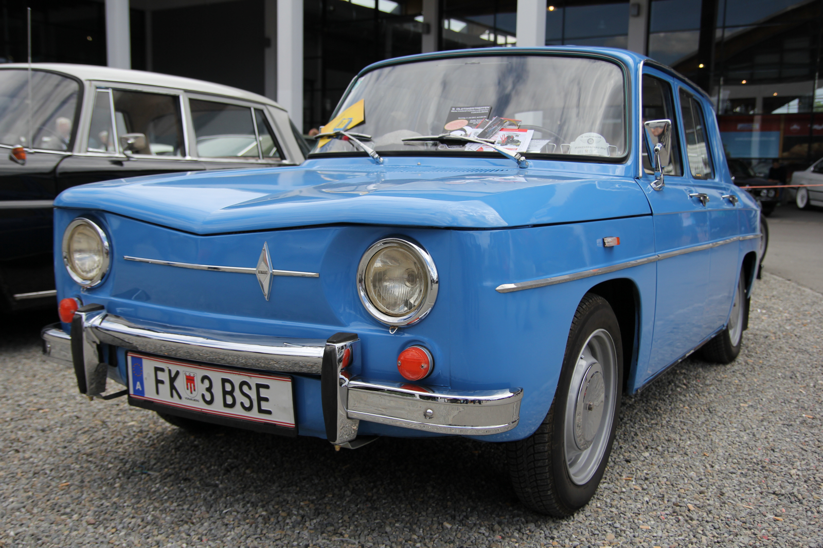 Renault 8