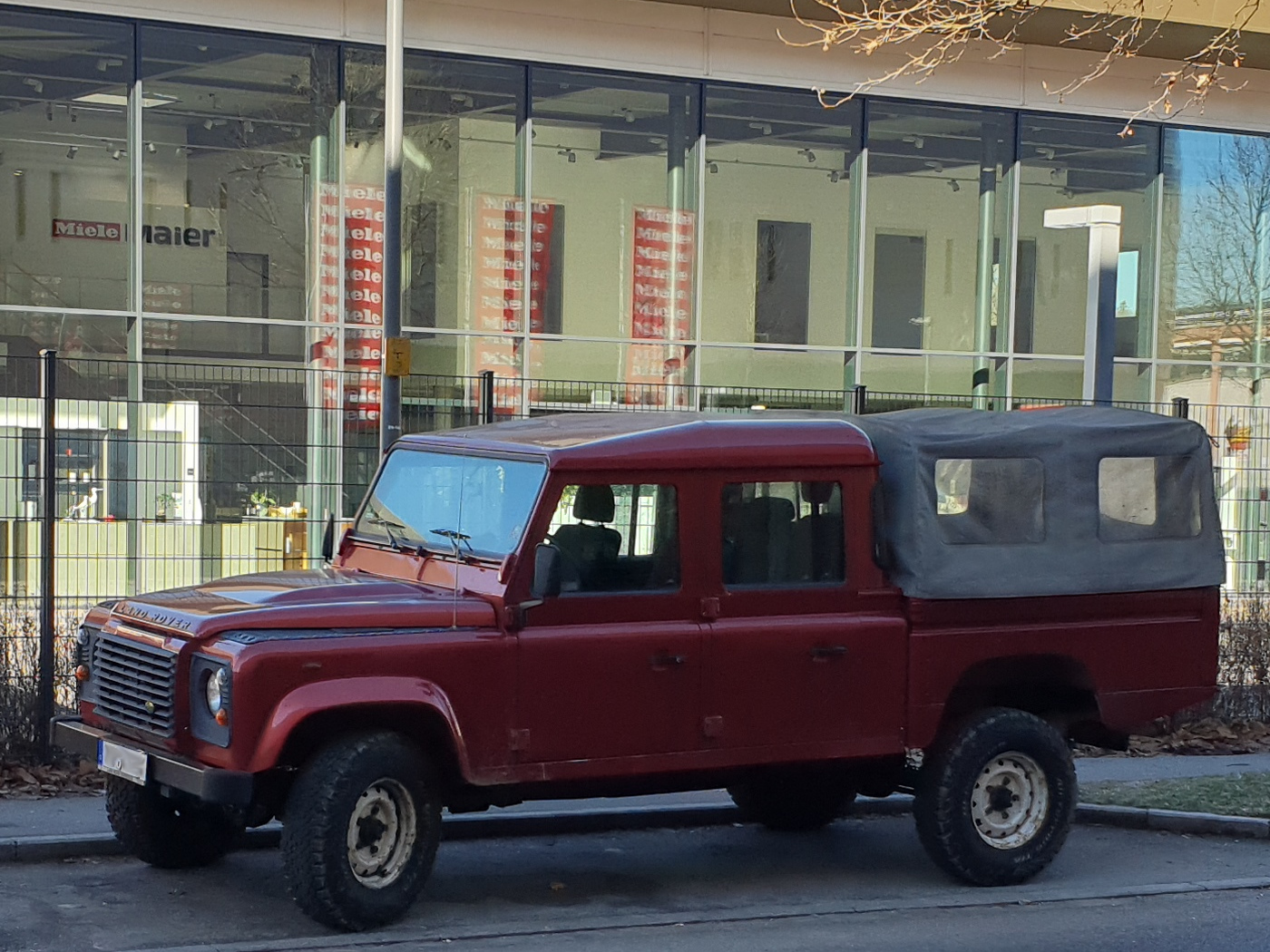 Land Rover Defender 130