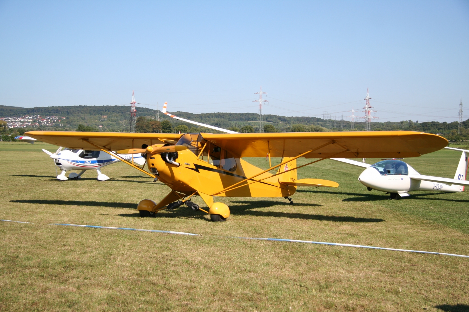 Piper J-3C-65 Cub