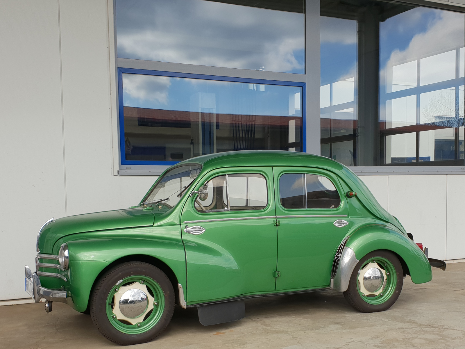 Renault 4 CV