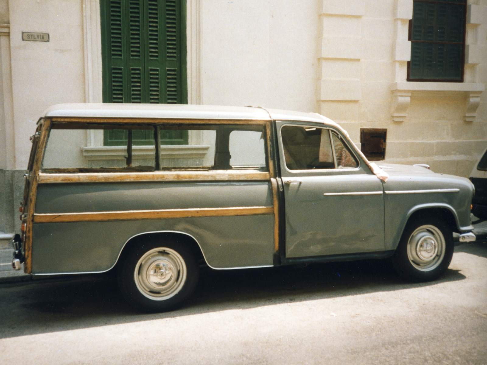 Morris Oxford Traveller