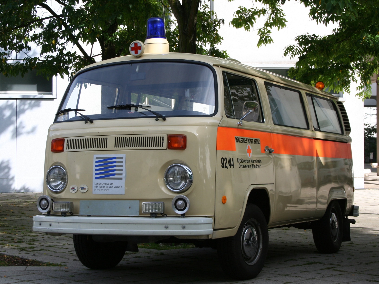 VW Typ2 T2 Deutsches Rotes Kreuz