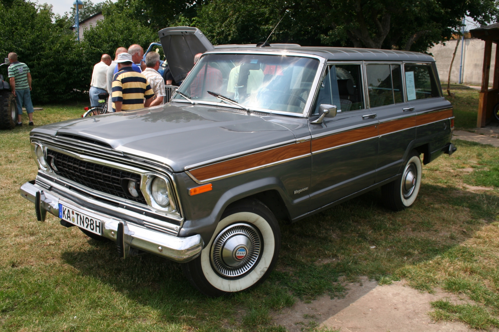 Jeep Wagoneer