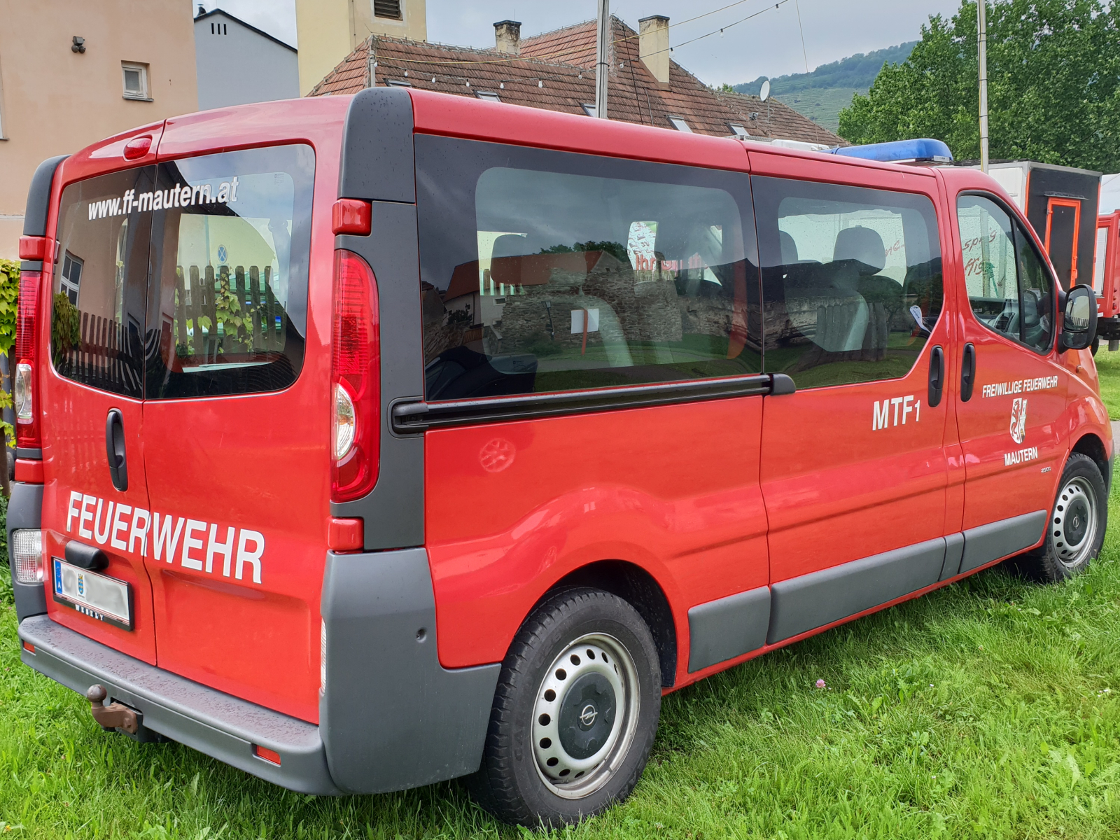 Opel Vivaro 2800 Feuerwehr