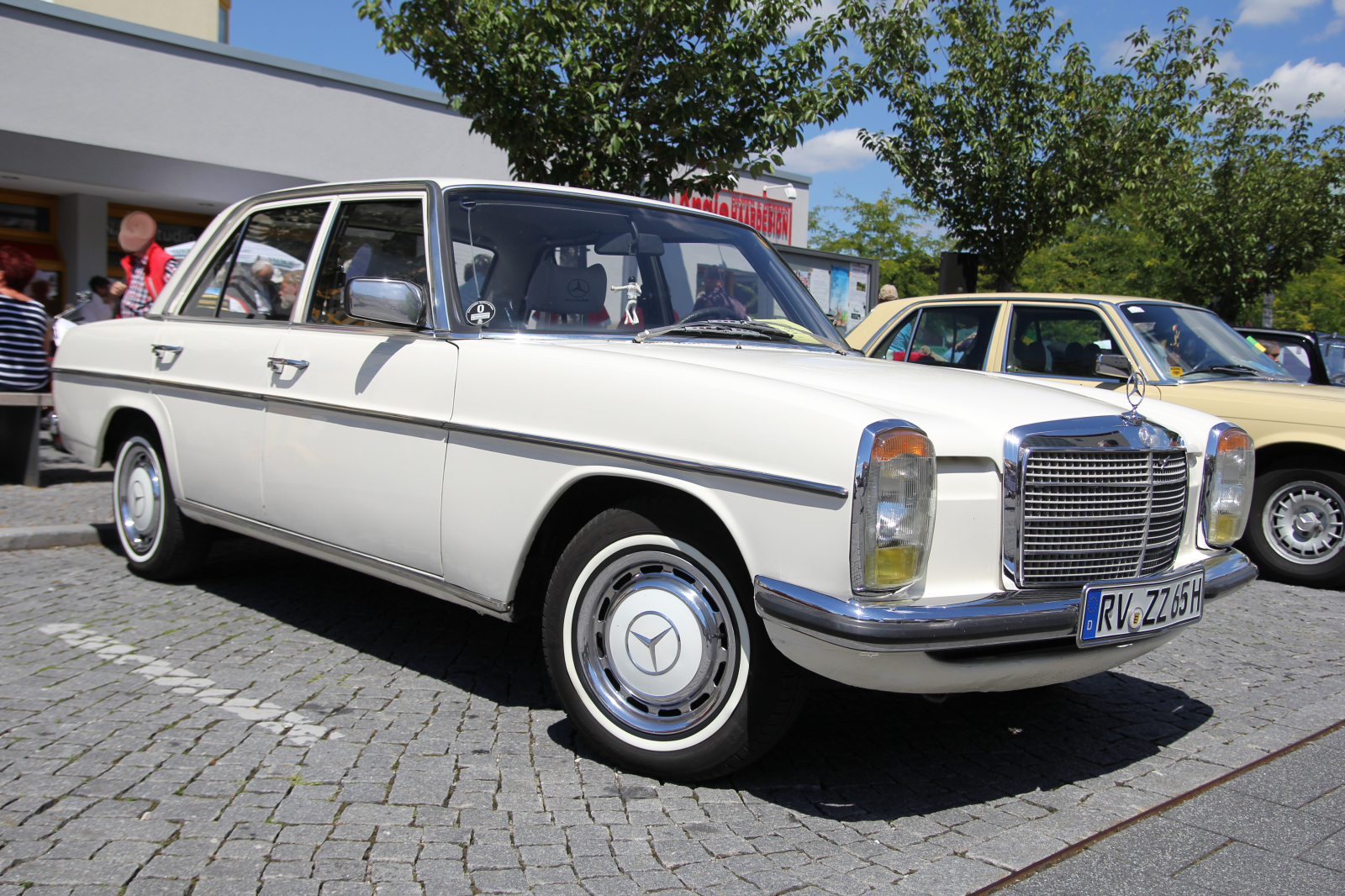 Mercedes Benz 200