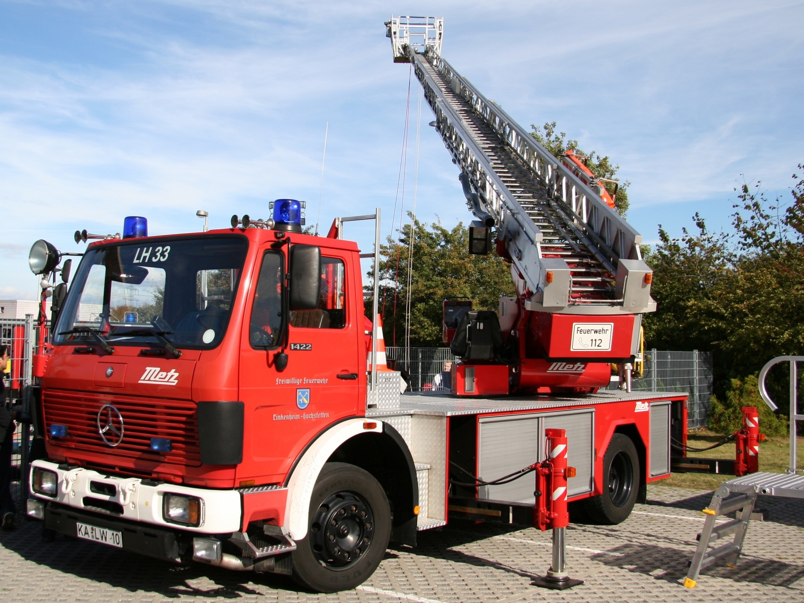 Mercedes Benz 1422 DLK Feuerwehr mit Aufbau von Metz