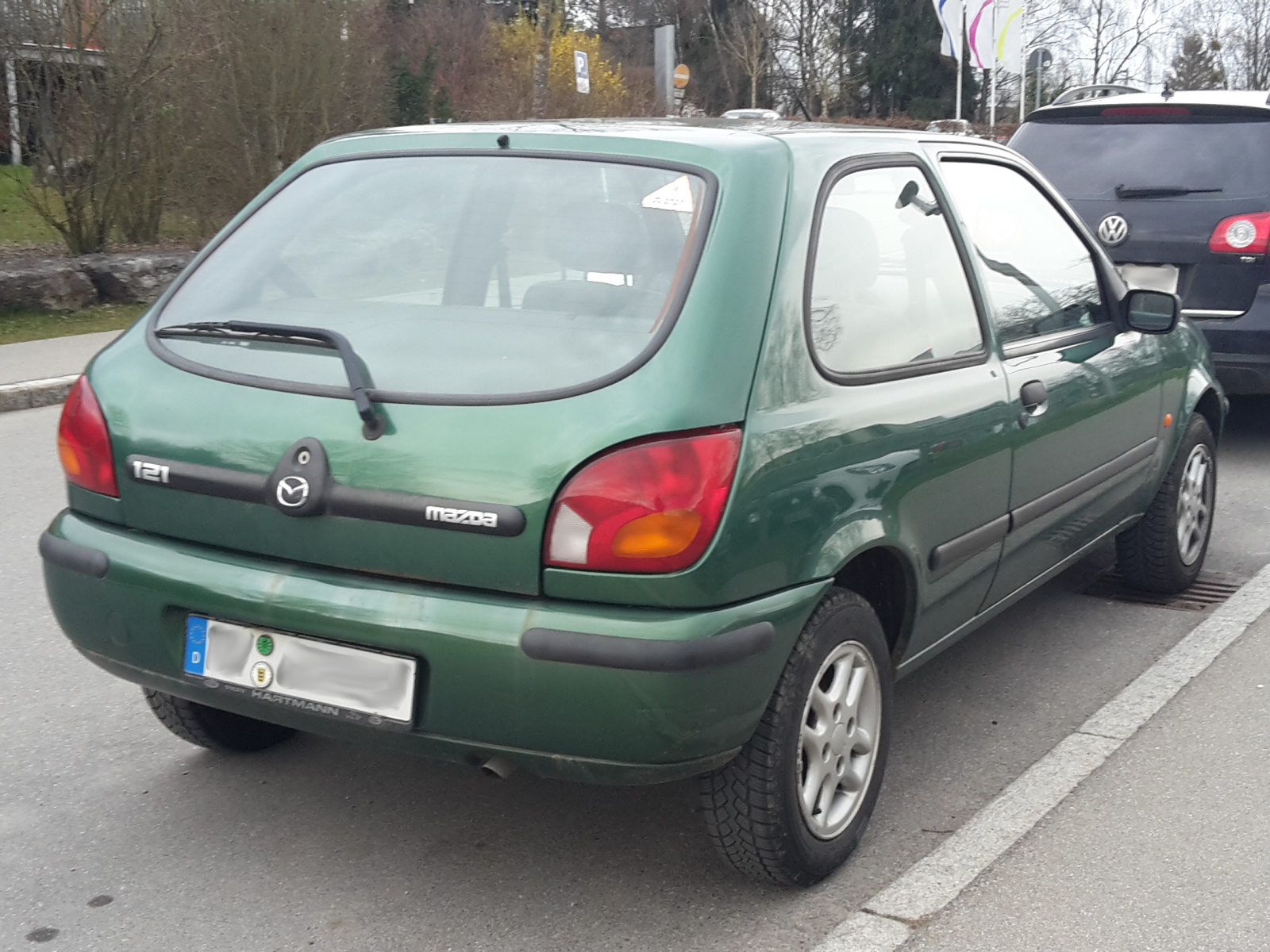 Mazda 121