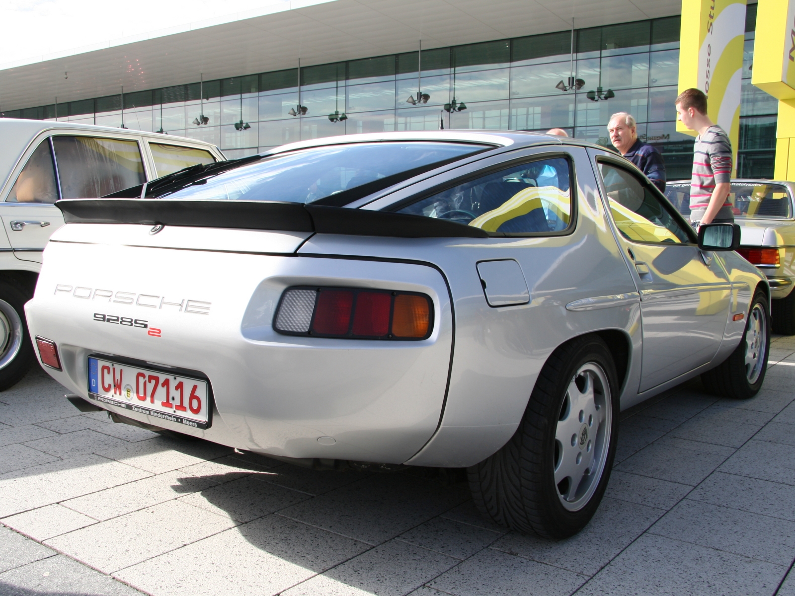 Porsche 928 S2