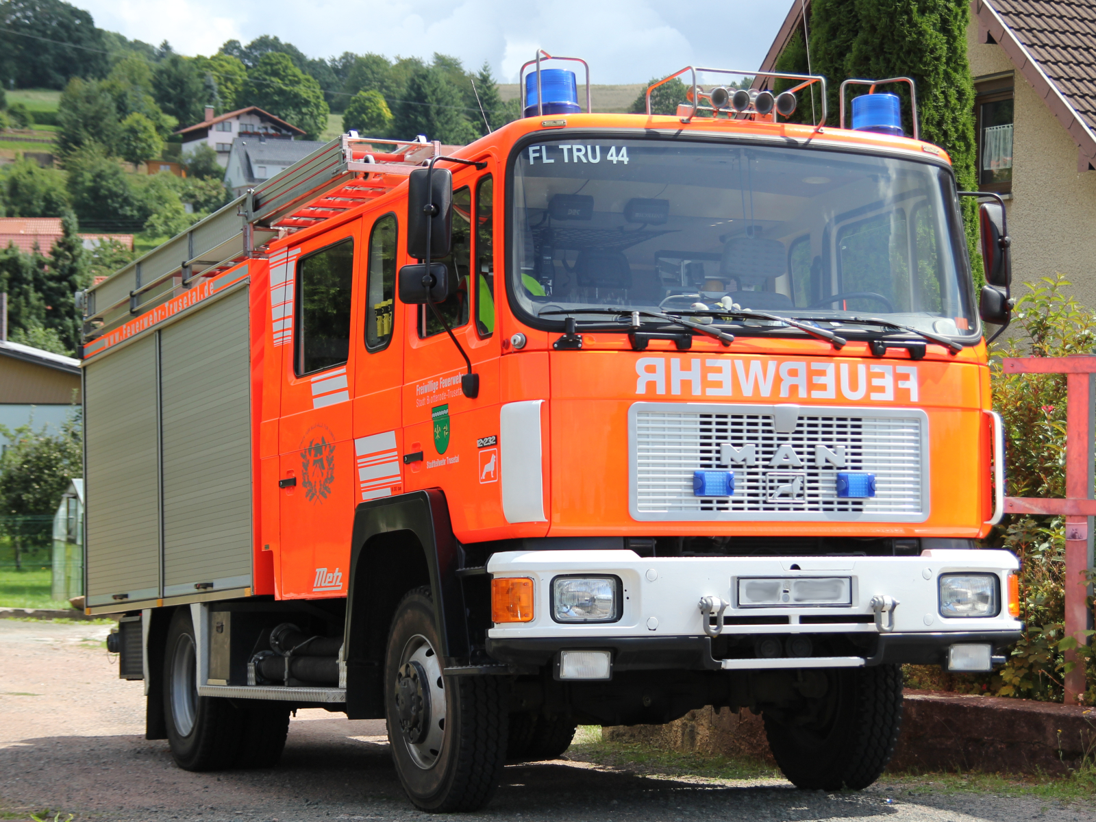 MAN 12.232 Feuerwehr mit Aufbau von Metz