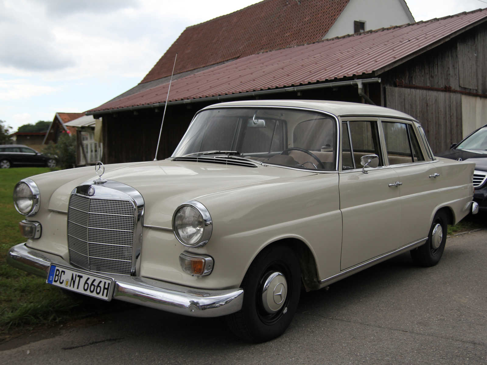 Mercedes Benz 200 D W 110