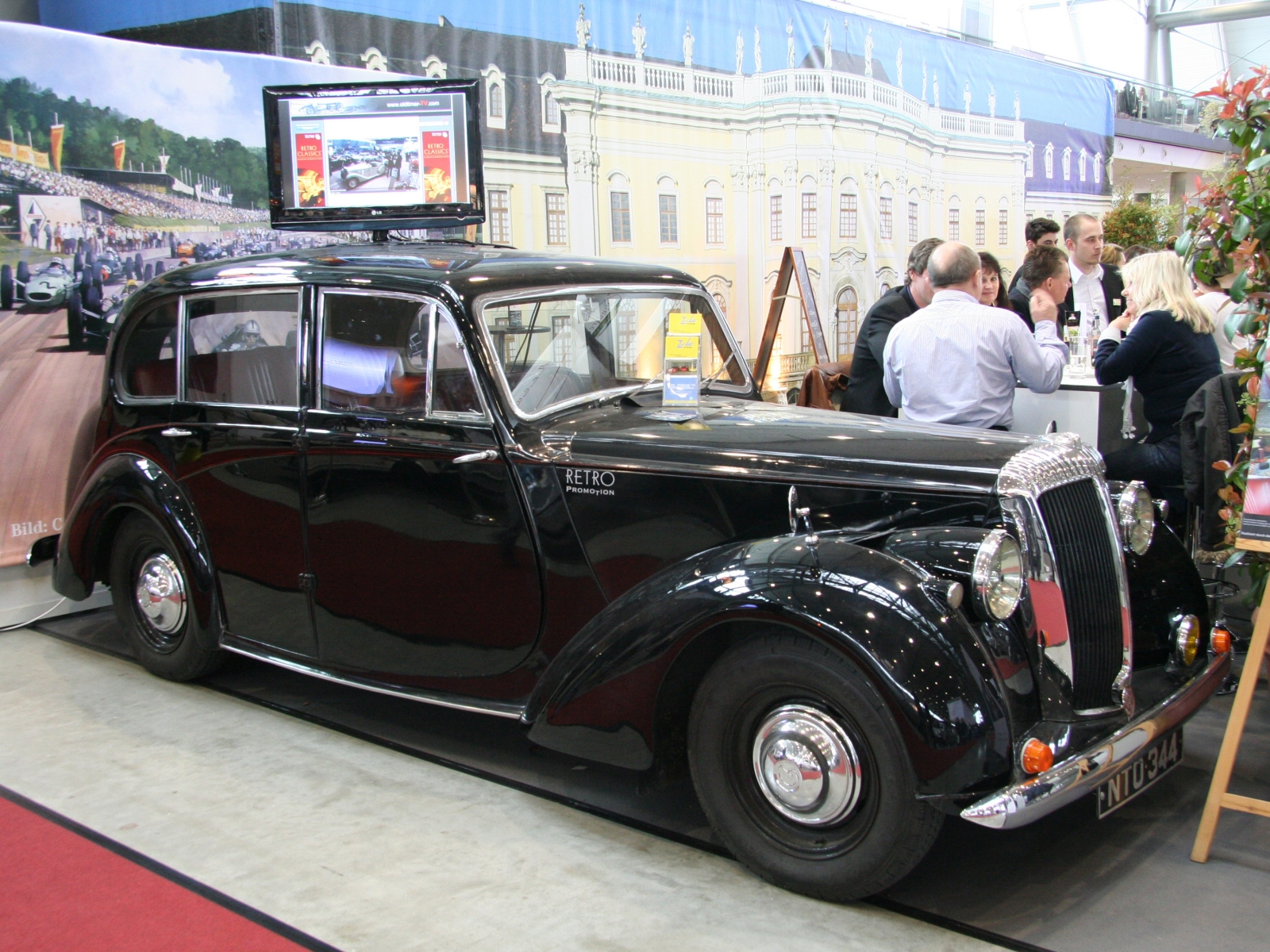 Daimler Consort 18