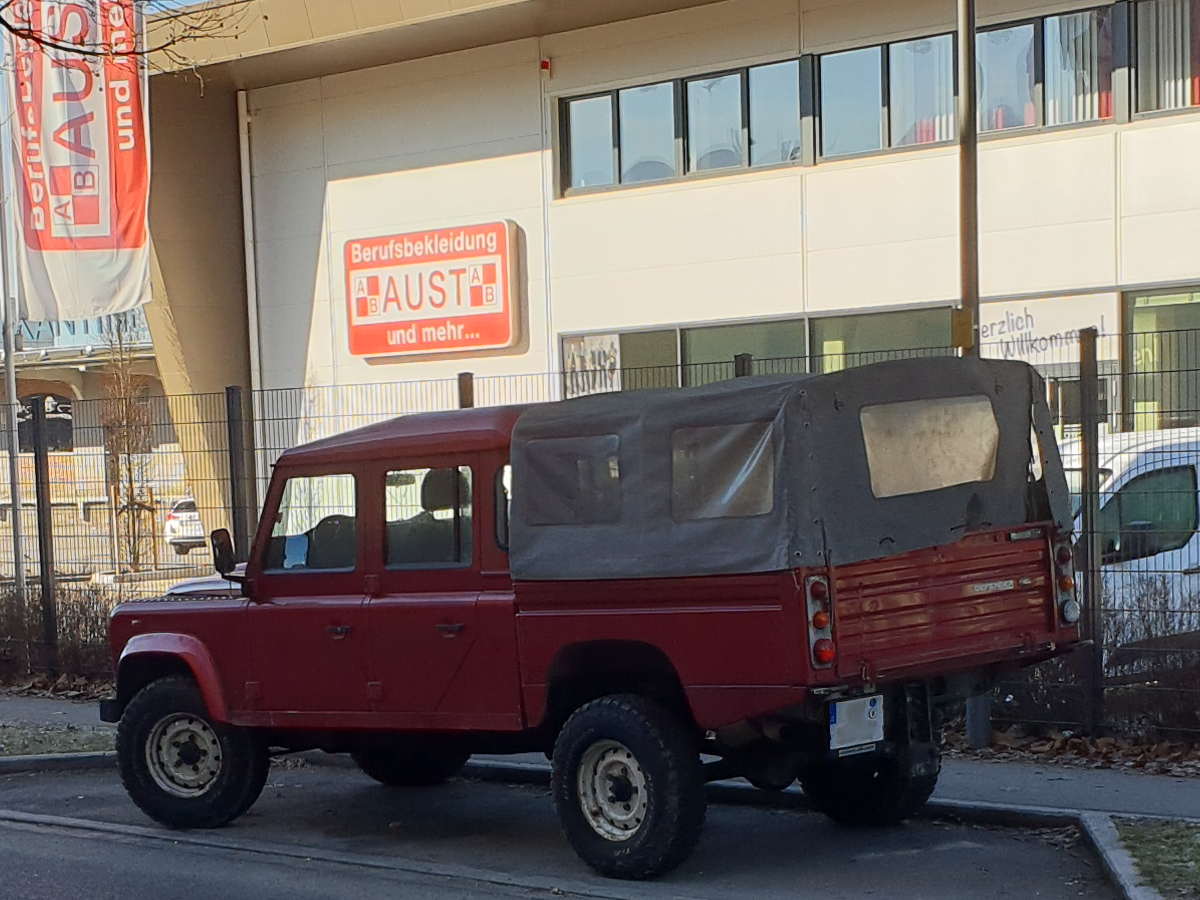 Land Rover Defender 130