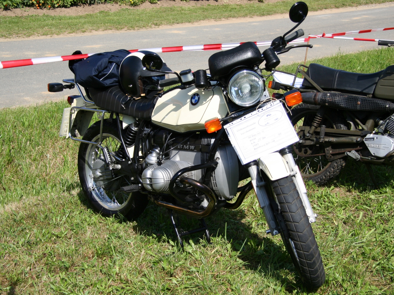 BMW ST 800