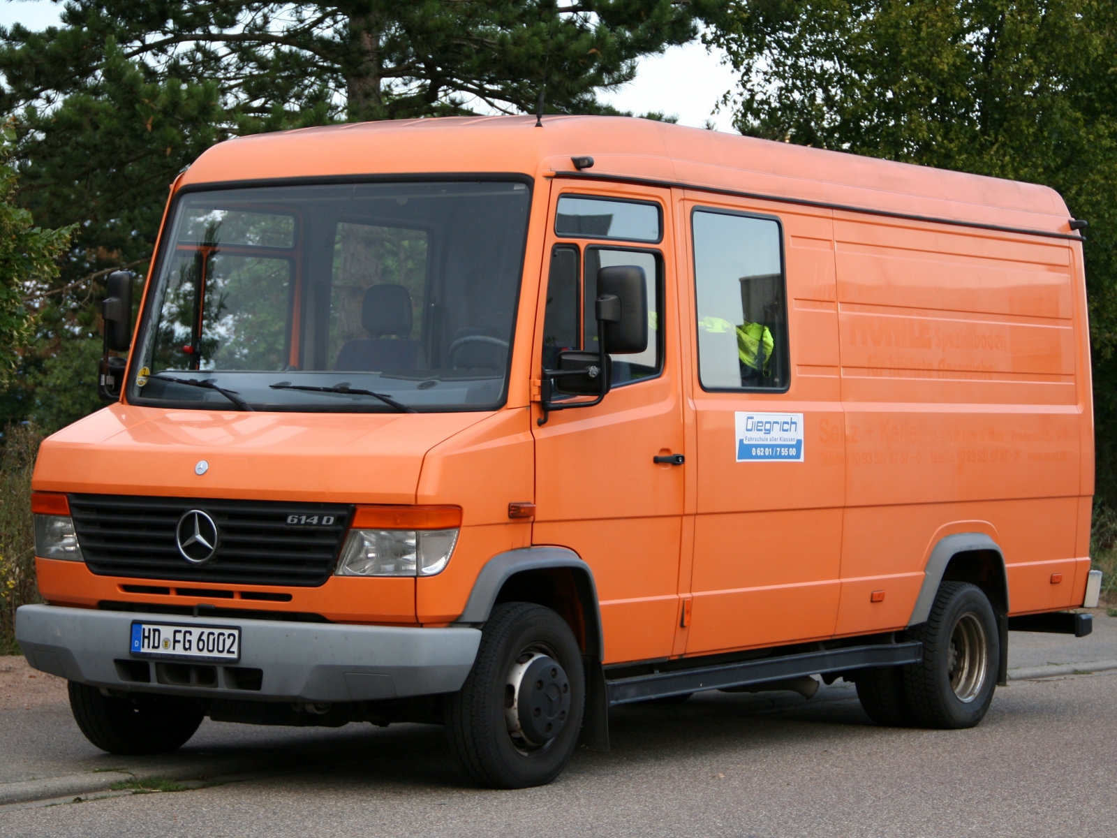 Mercedes Benz Vario 614 D