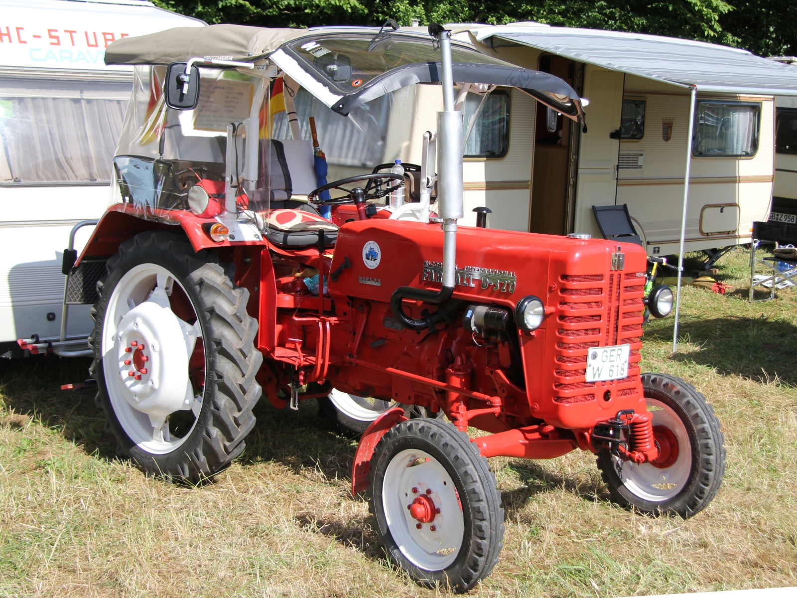 IHC Mc Cormick Farmall D 320