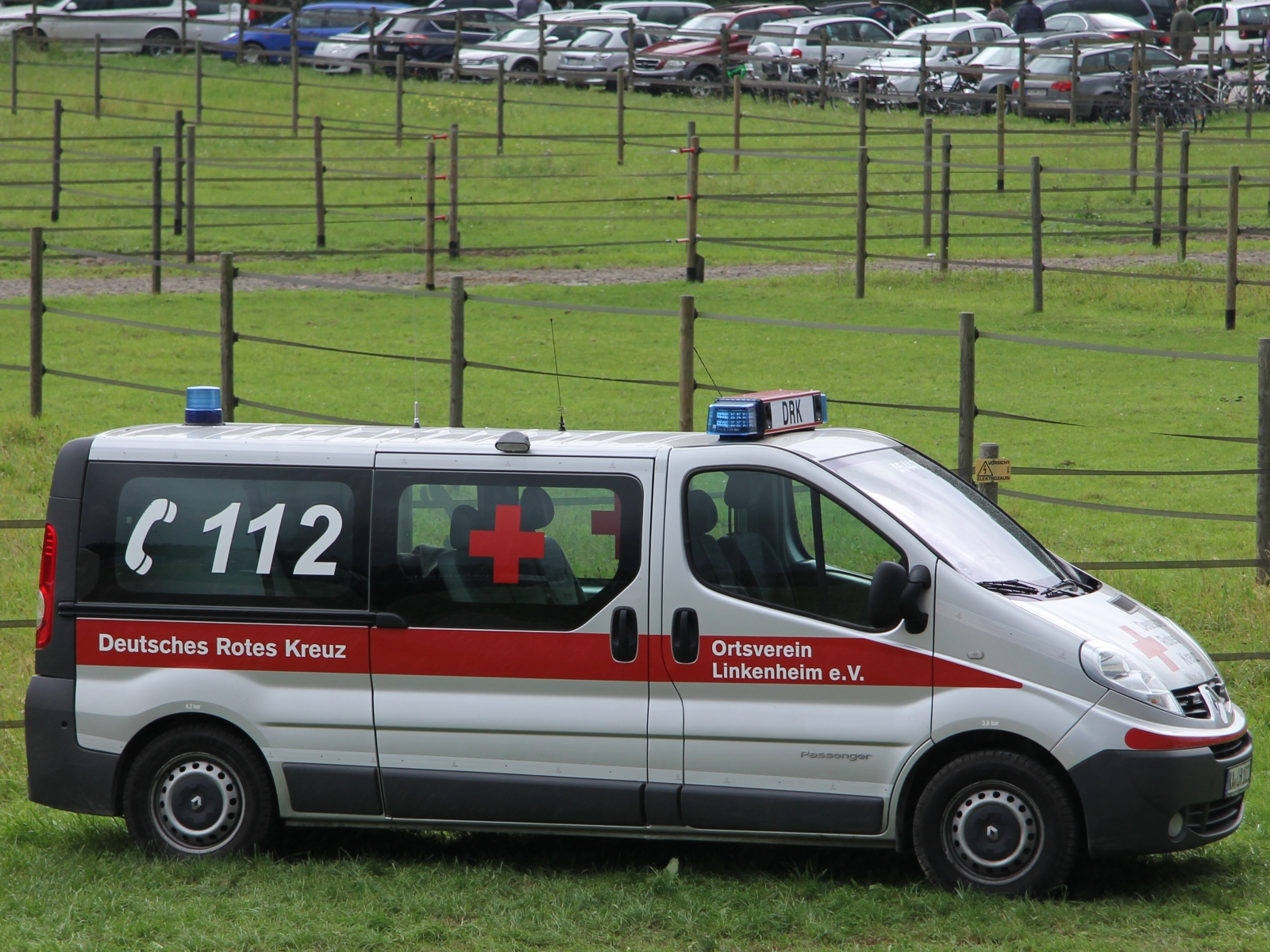 Renault Trafic Passenger Deutsches Rotes Kreuz